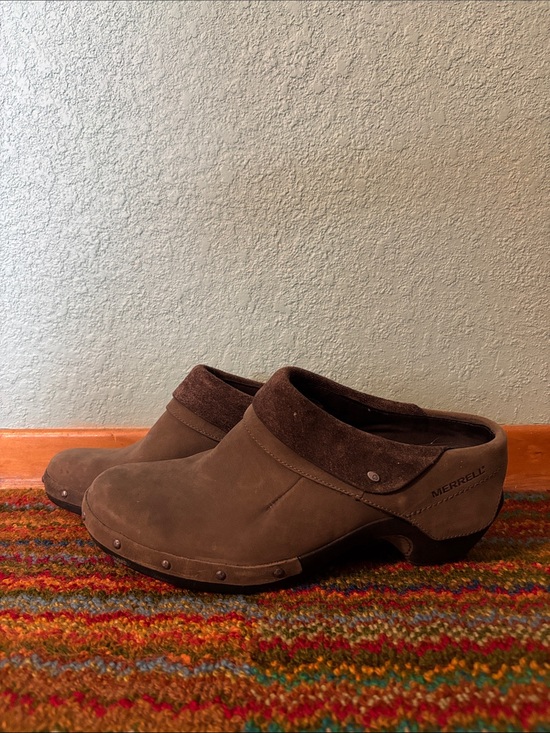 Merrell Shoes - Merrell Grey Slip-On Drizzle Leather Mule Clogs, Women’s size 10 - like new